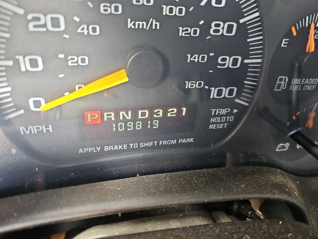 2001 Chevrolet Express Image 26