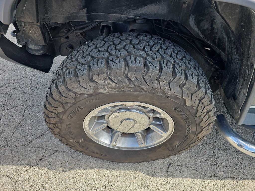 2005 HUMMER H2 Image 12