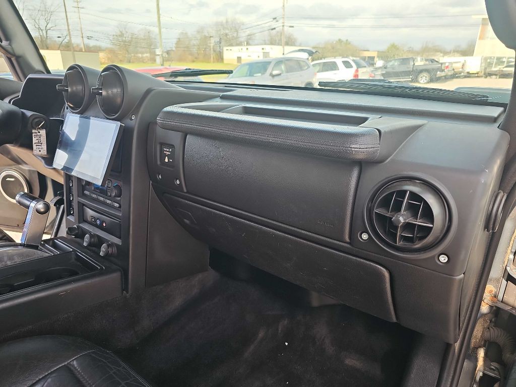 2005 HUMMER H2 Image 26
