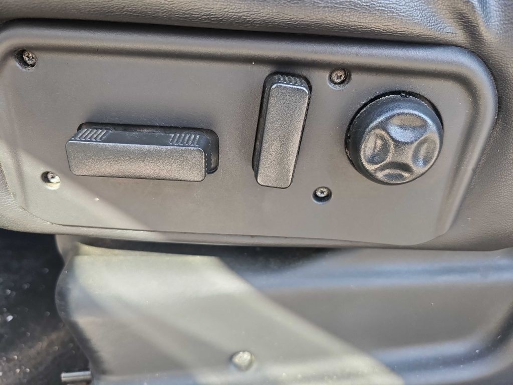 2005 HUMMER H2 Image 33