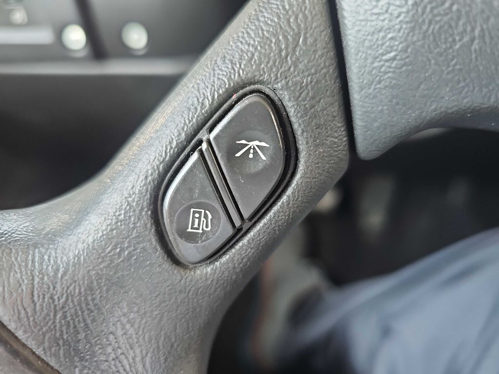 2005 HUMMER H2 Image 38