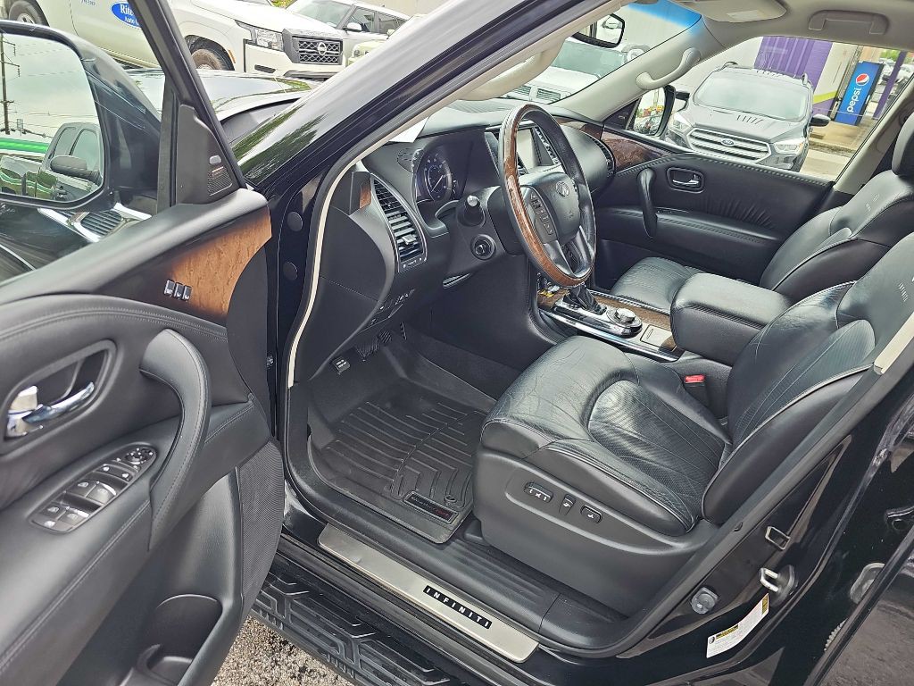 2014 INFINITI QX80 Image 30