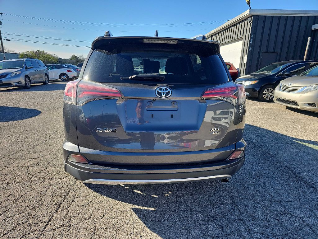 2018 Toyota Rav4 Image 3