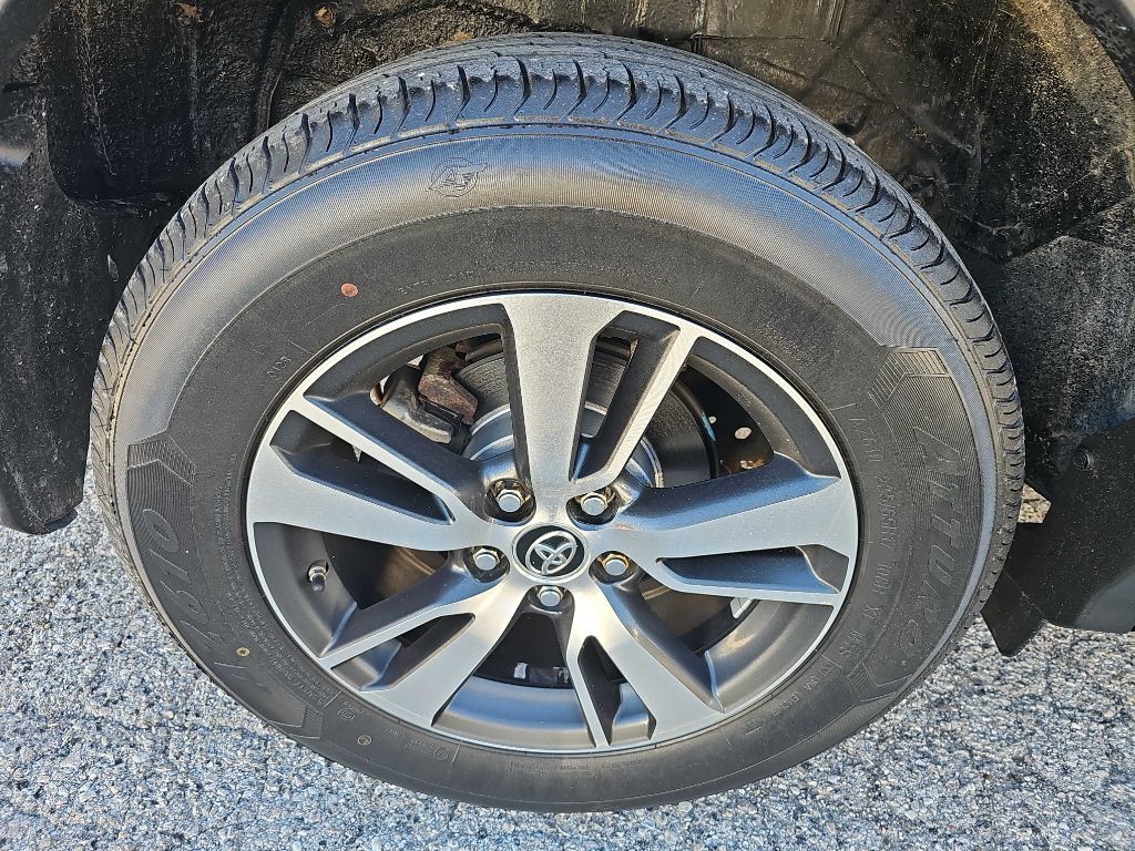 2018 Toyota Rav4 Image 11