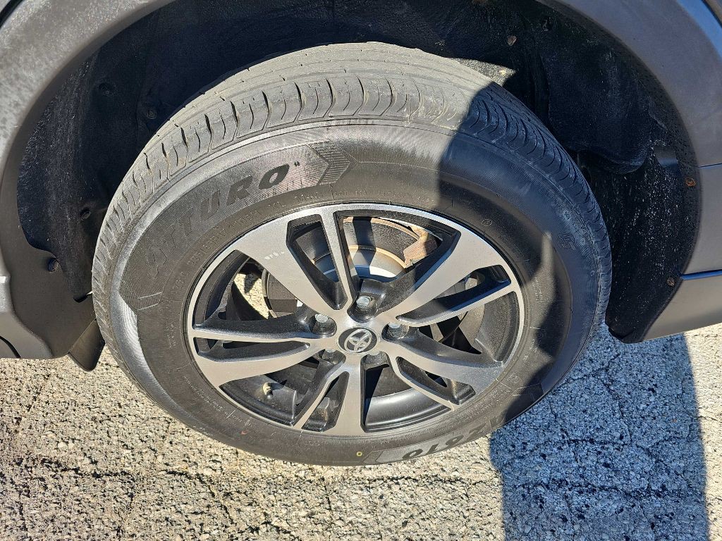 2018 Toyota Rav4 Image 12