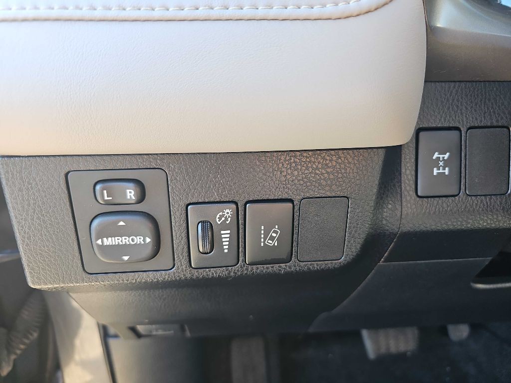 2018 Toyota Rav4 Image 18