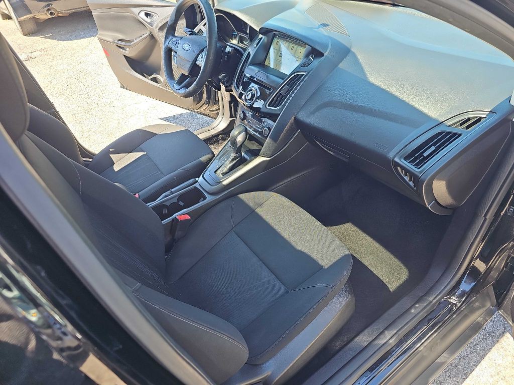 2018 Ford Focus Image 32