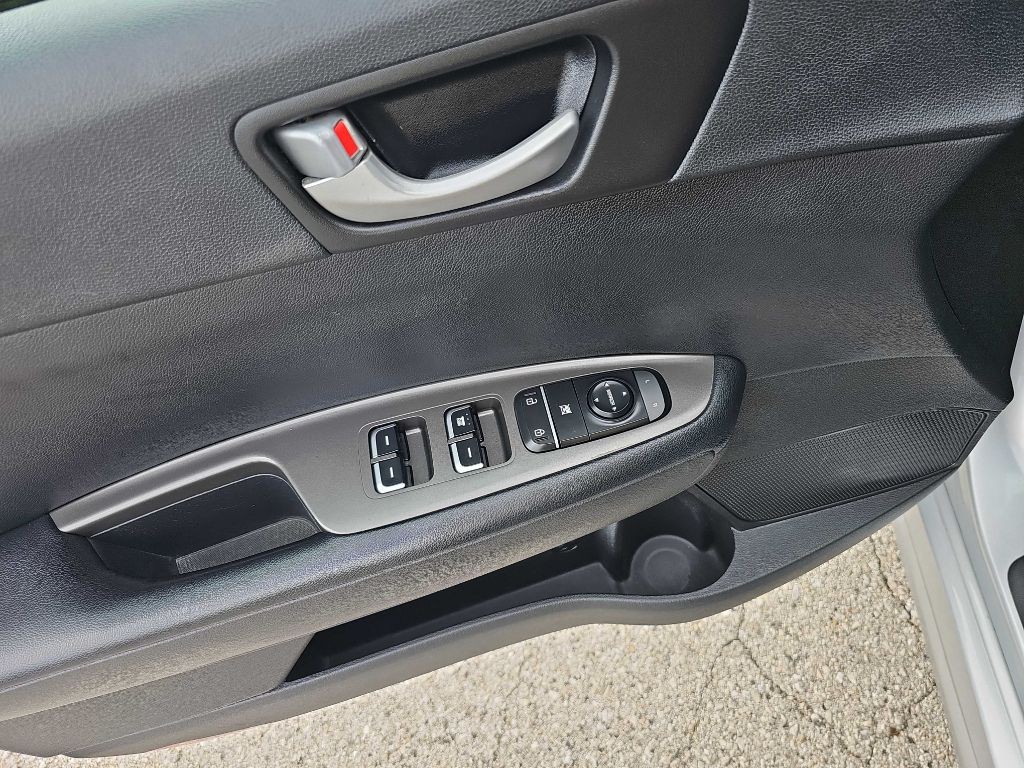 2019 Kia Optima Image 30