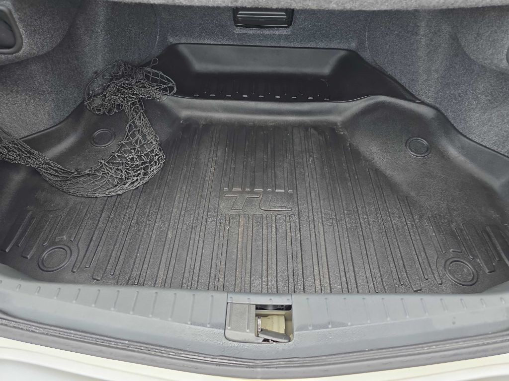 2010 Acura TL Image 24