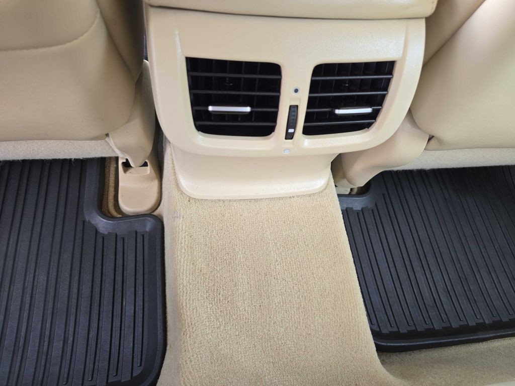 2010 Acura TL Image 40