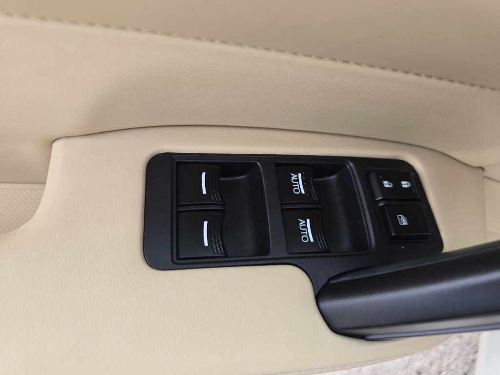 2010 Acura TL Image 43