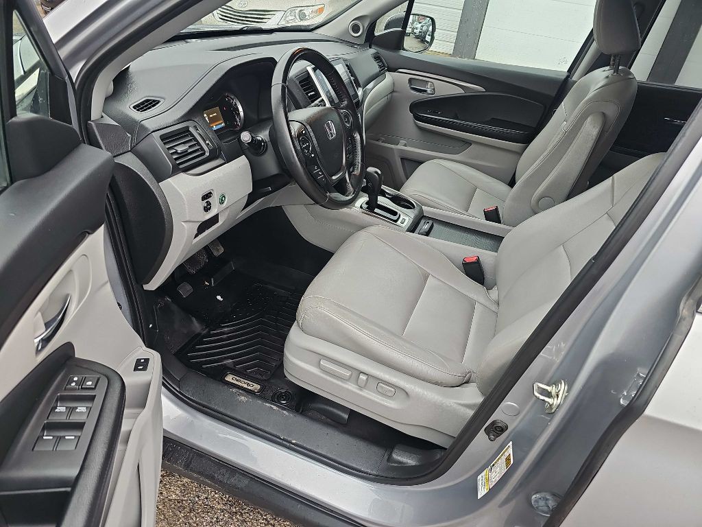2016 Honda Pilot Image 16