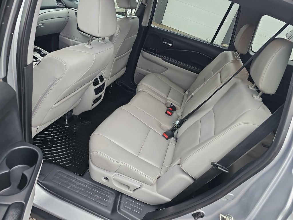 2016 Honda Pilot Image 18