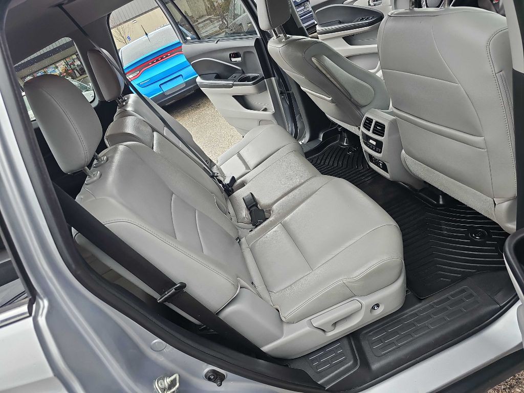 2016 Honda Pilot Image 19