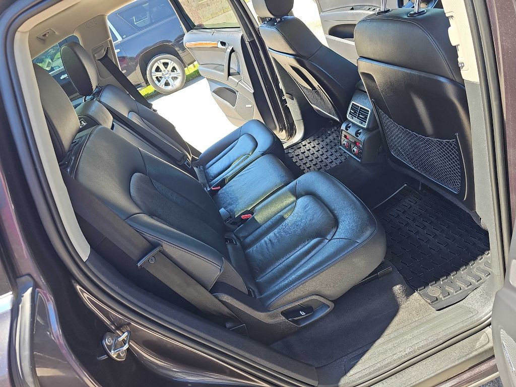 2015 Audi Q7 Image 32