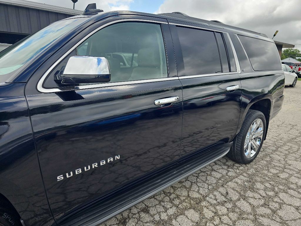 2015 Chevrolet Suburban Image 8