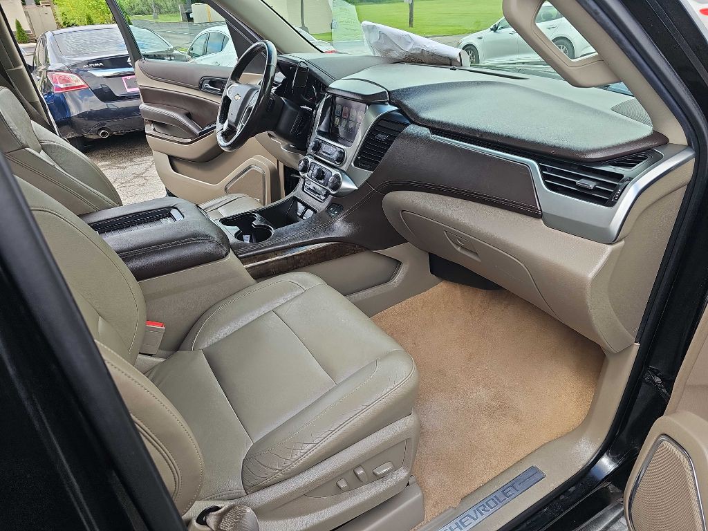 2015 Chevrolet Suburban Image 32