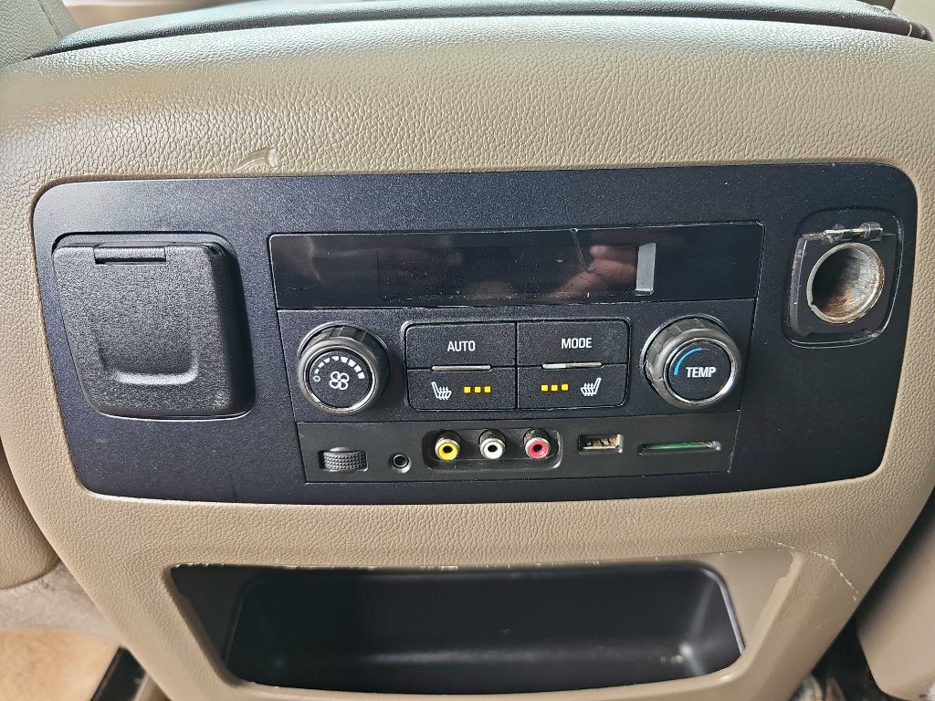 2015 Chevrolet Suburban Image 45