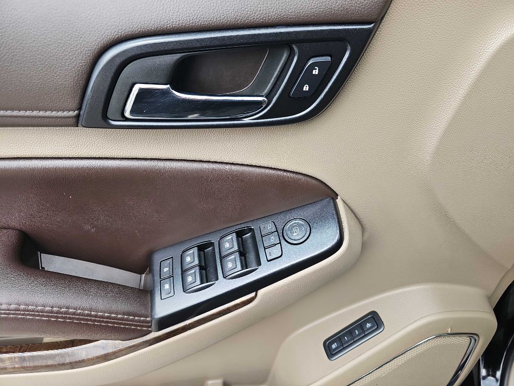 2015 Chevrolet Suburban Image 46