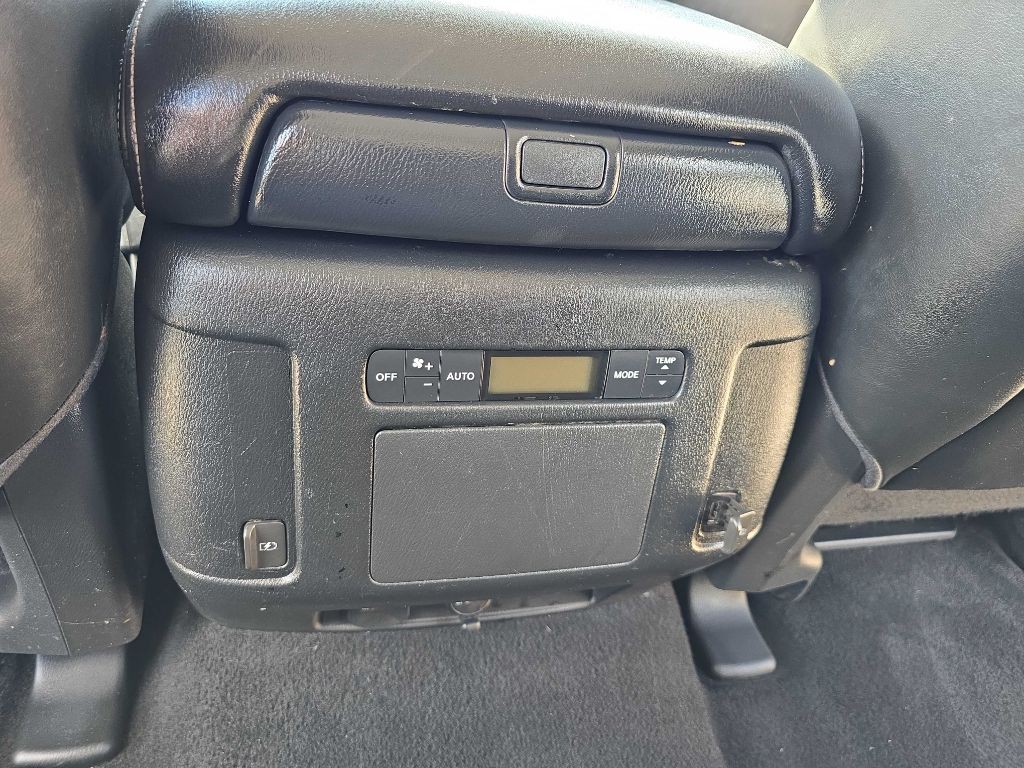 2018 Nissan Armada Image 34