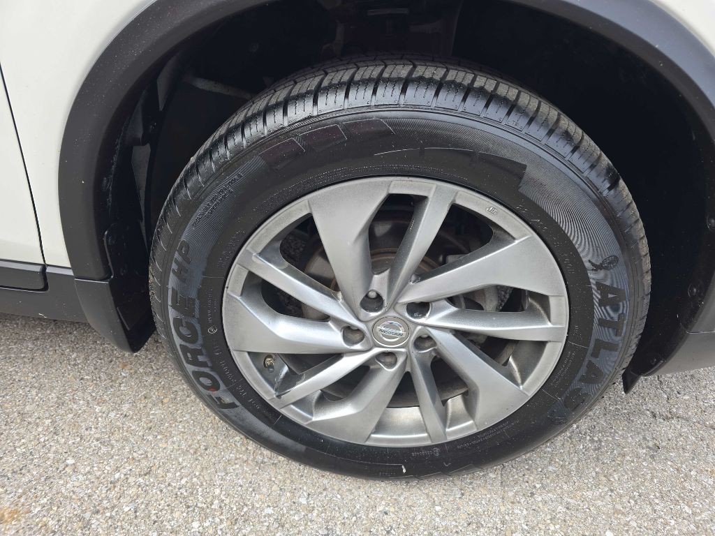 2015 Nissan Rogue Image 15