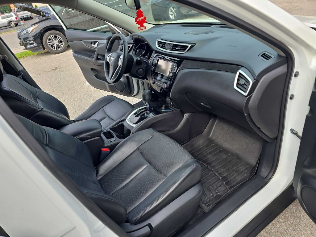 2015 Nissan Rogue Image 27