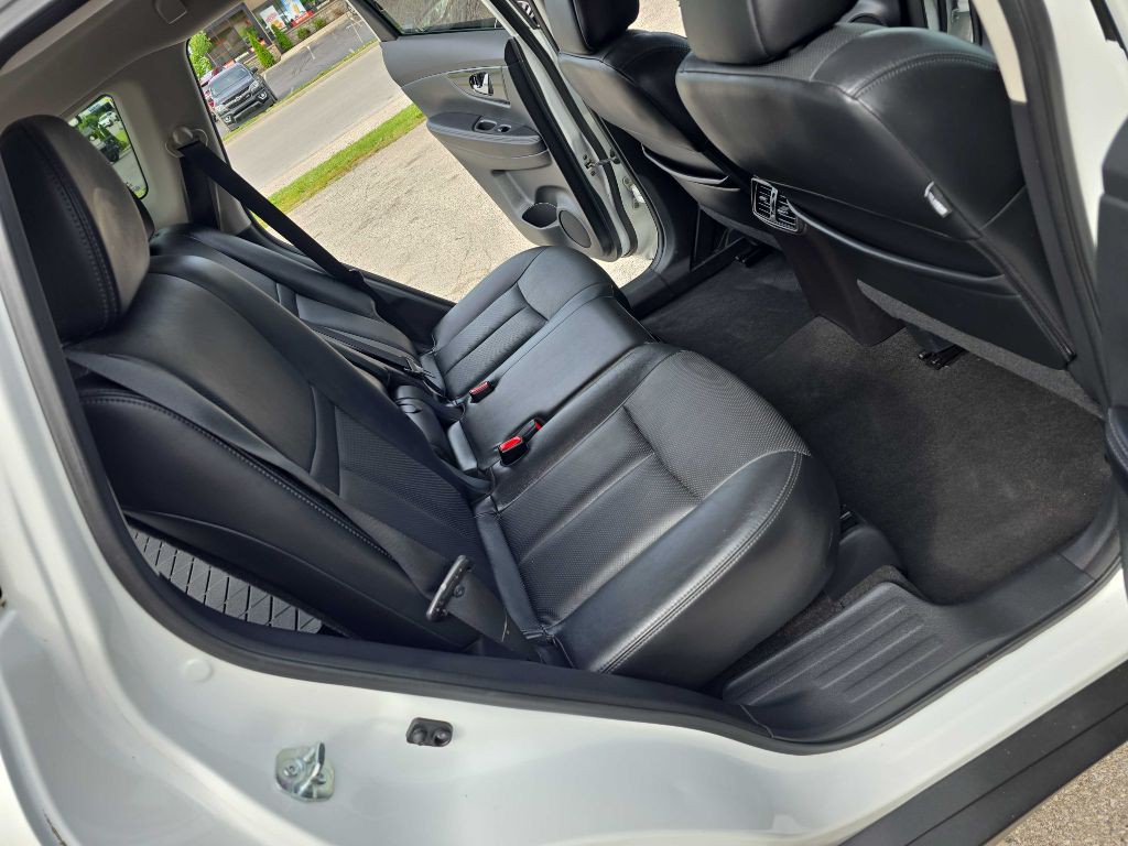 2015 Nissan Rogue Image 28