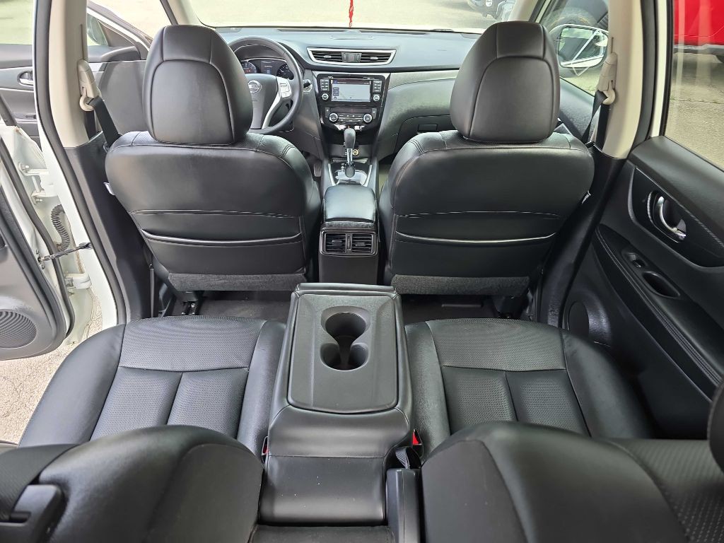 2015 Nissan Rogue Image 30