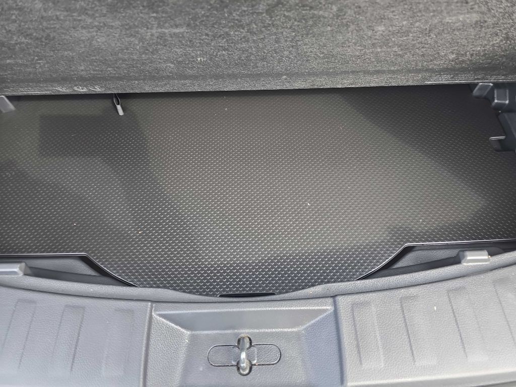 2015 Nissan Rogue Image 32