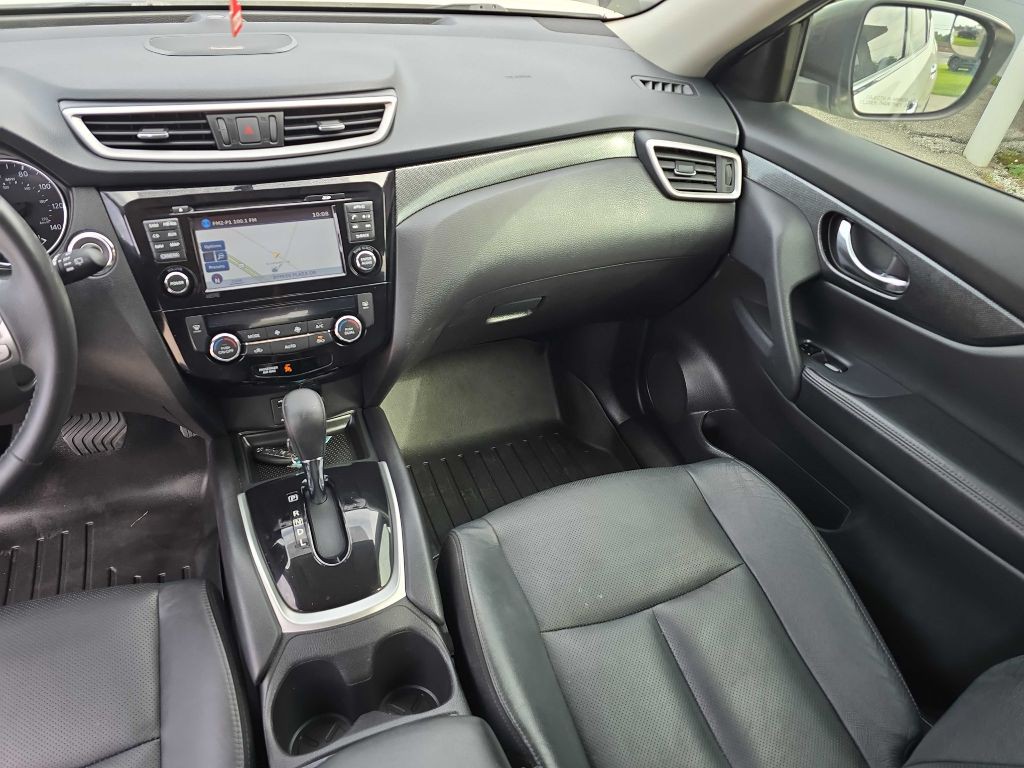 2015 Nissan Rogue Image 36