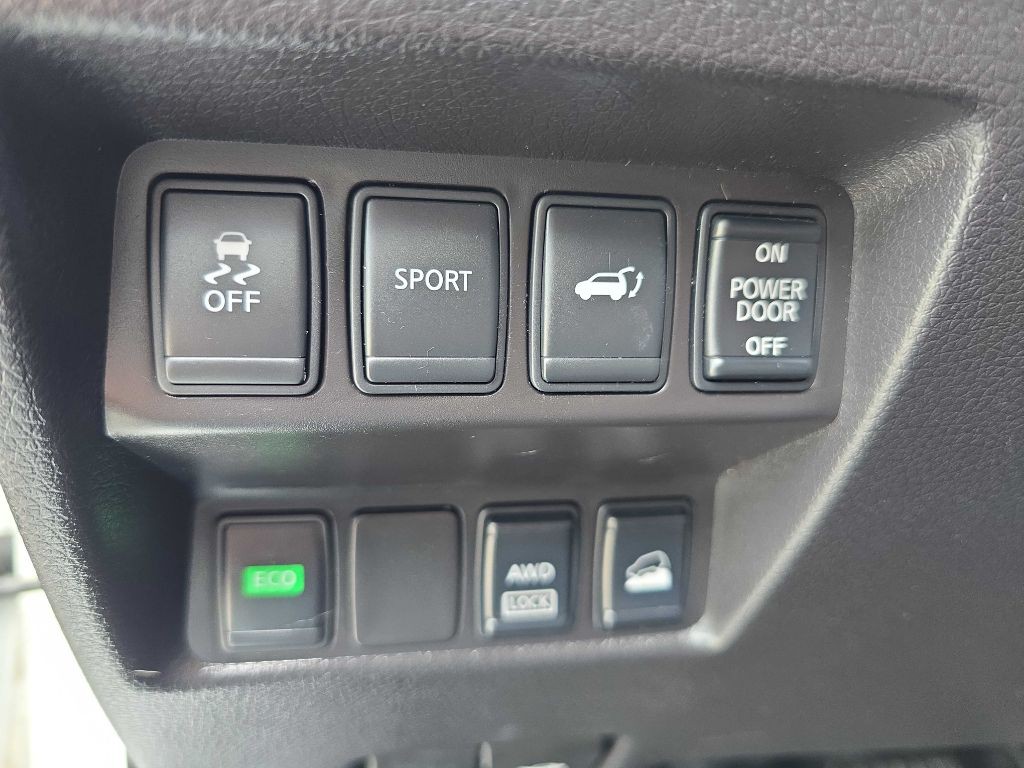 2015 Nissan Rogue Image 39