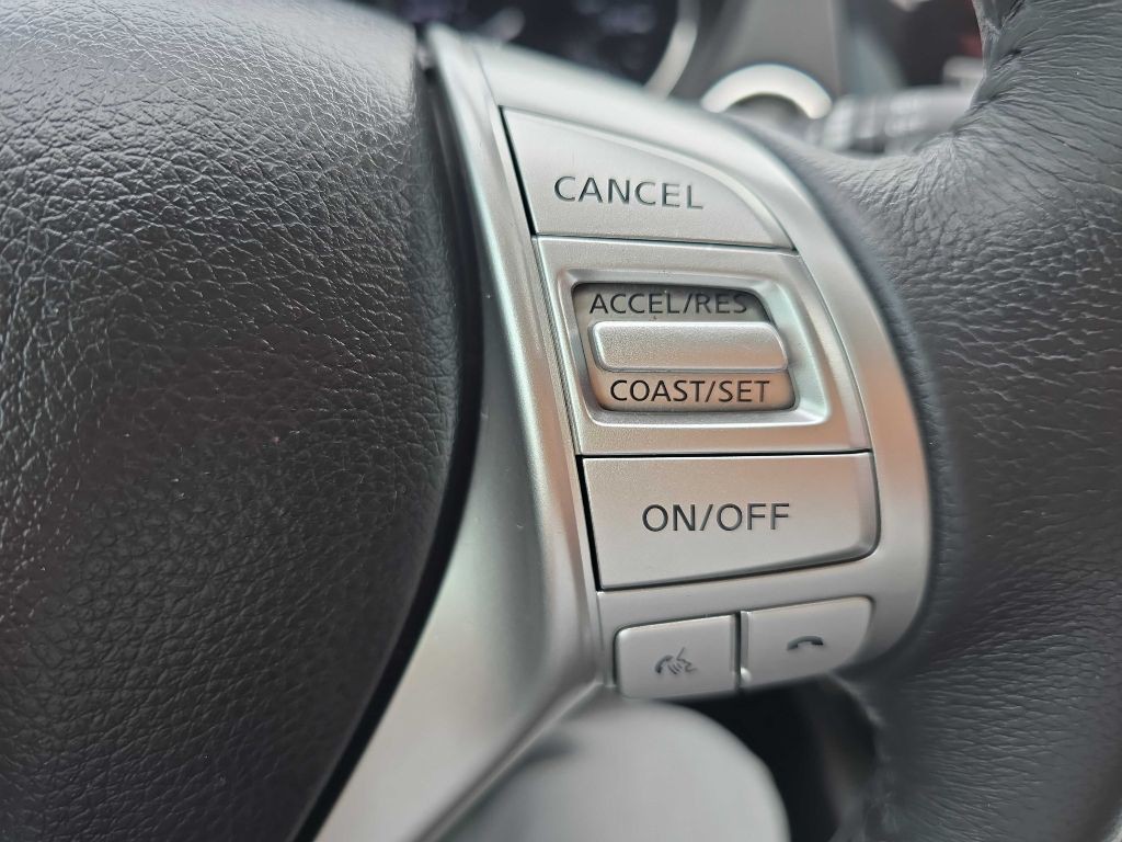 2015 Nissan Rogue Image 45