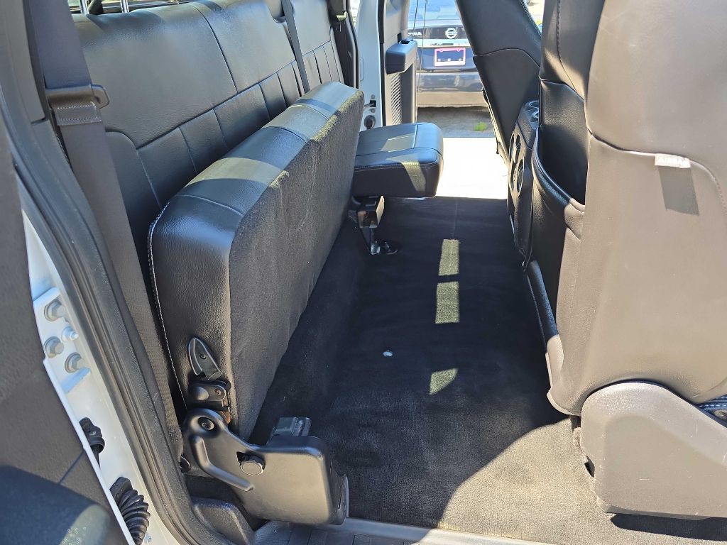 2012 Ford F-350 Image 38