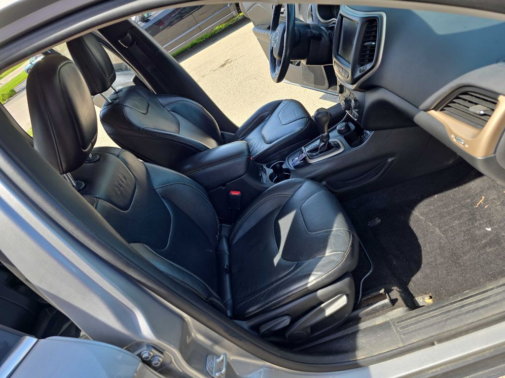 2014 Jeep Cherokee Image 21