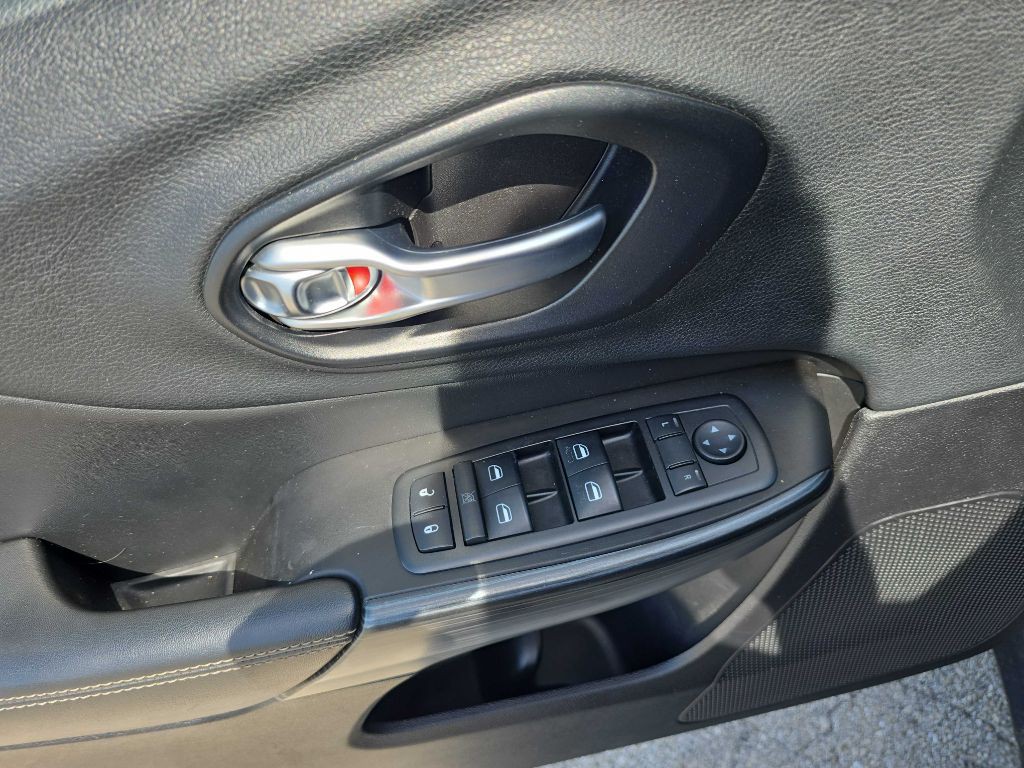 2014 Jeep Cherokee Image 29
