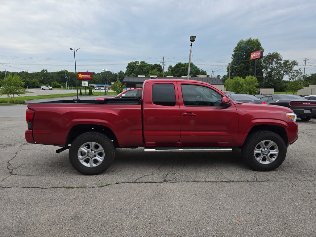 2019 Toyota Tacoma Image 10