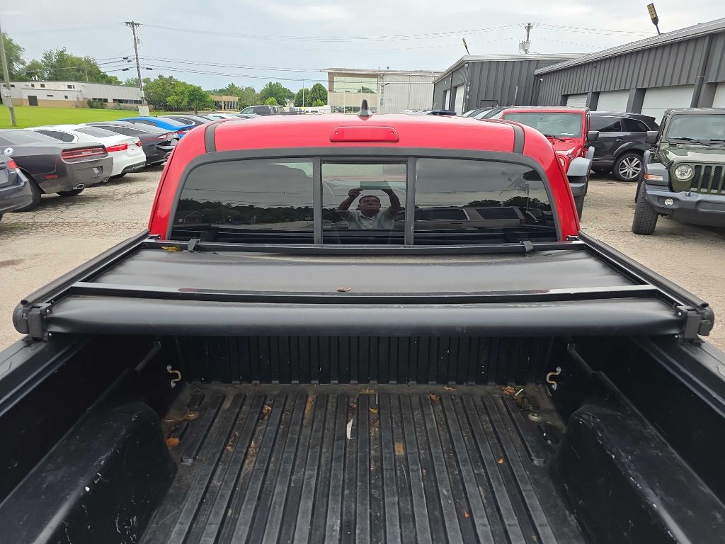 2019 Toyota Tacoma Image 14
