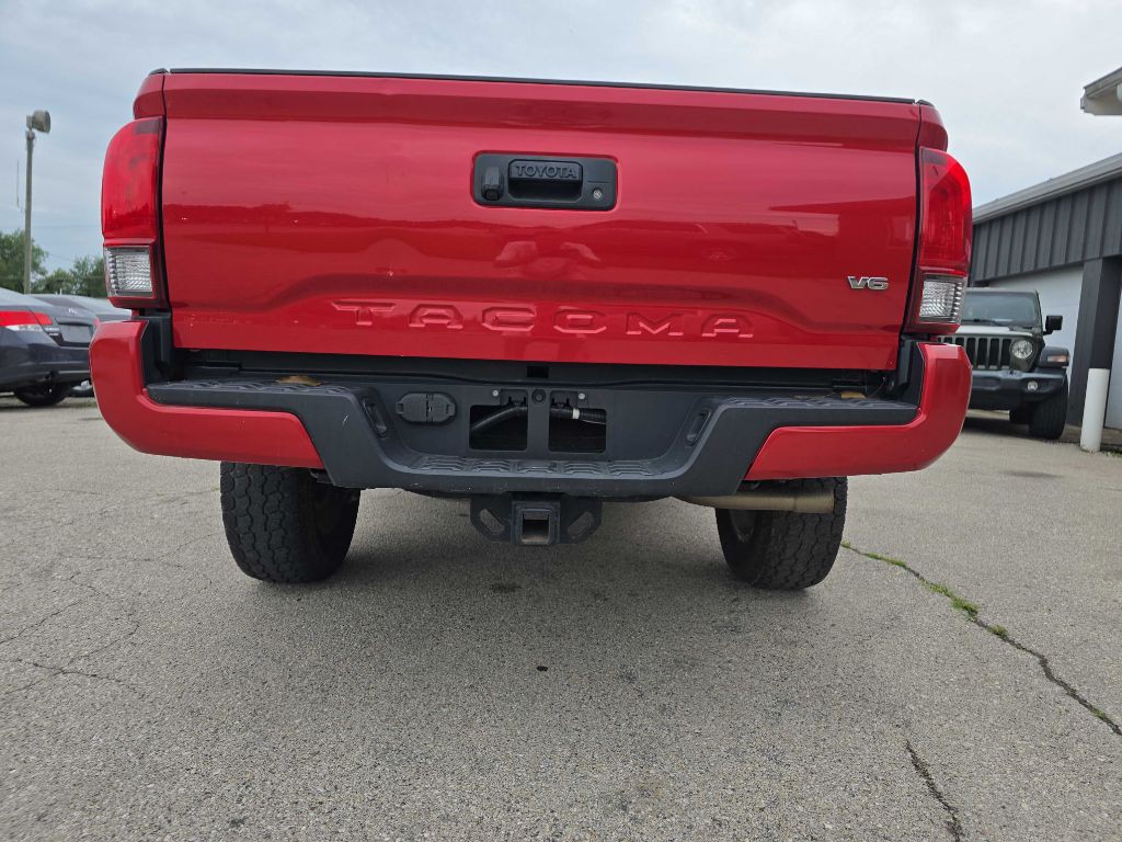 2019 Toyota Tacoma Image 15