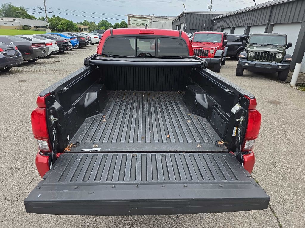 2019 Toyota Tacoma Image 16