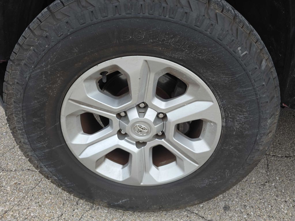 2019 Toyota Tacoma Image 28