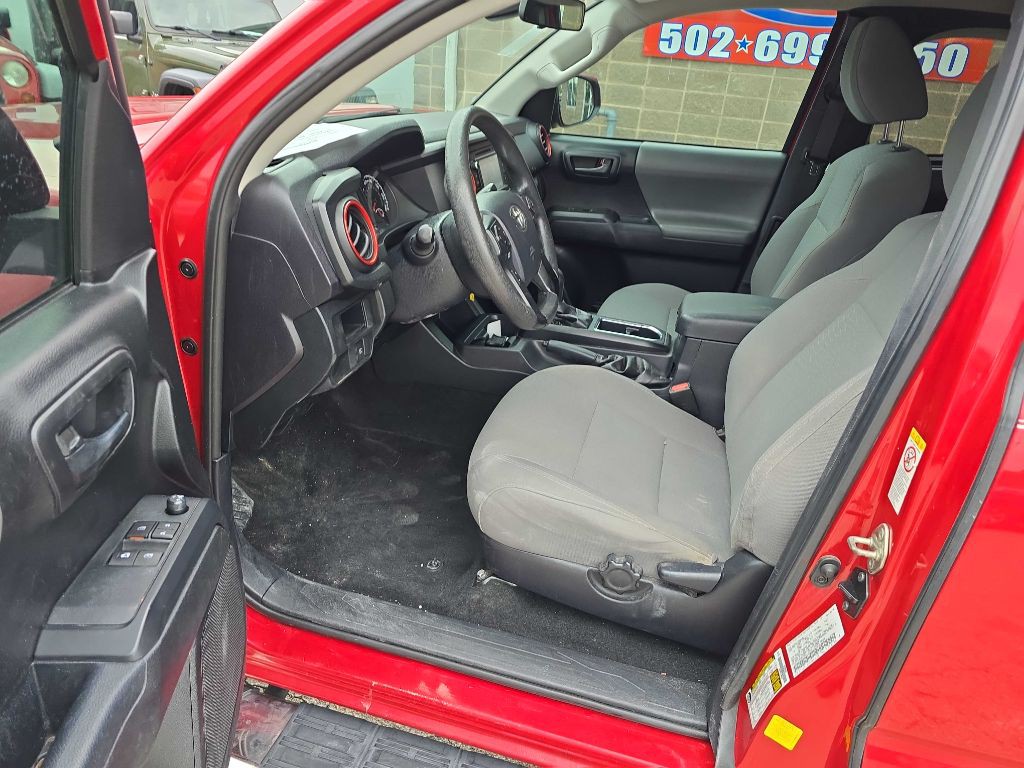 2019 Toyota Tacoma Image 30