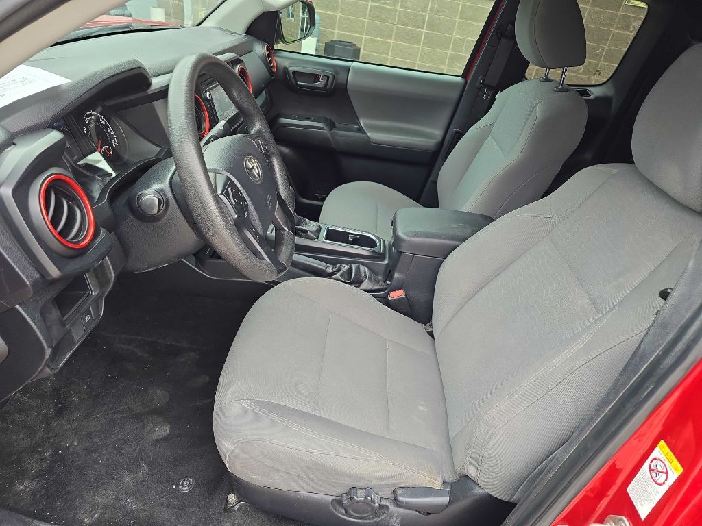 2019 Toyota Tacoma Image 32