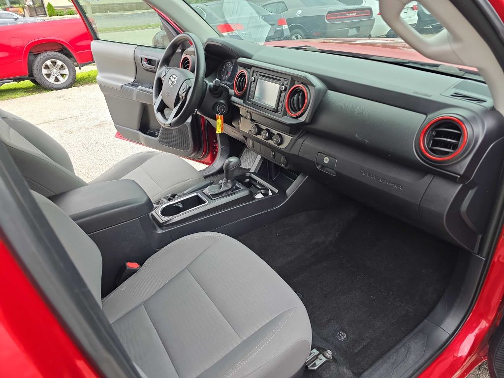 2019 Toyota Tacoma Image 35