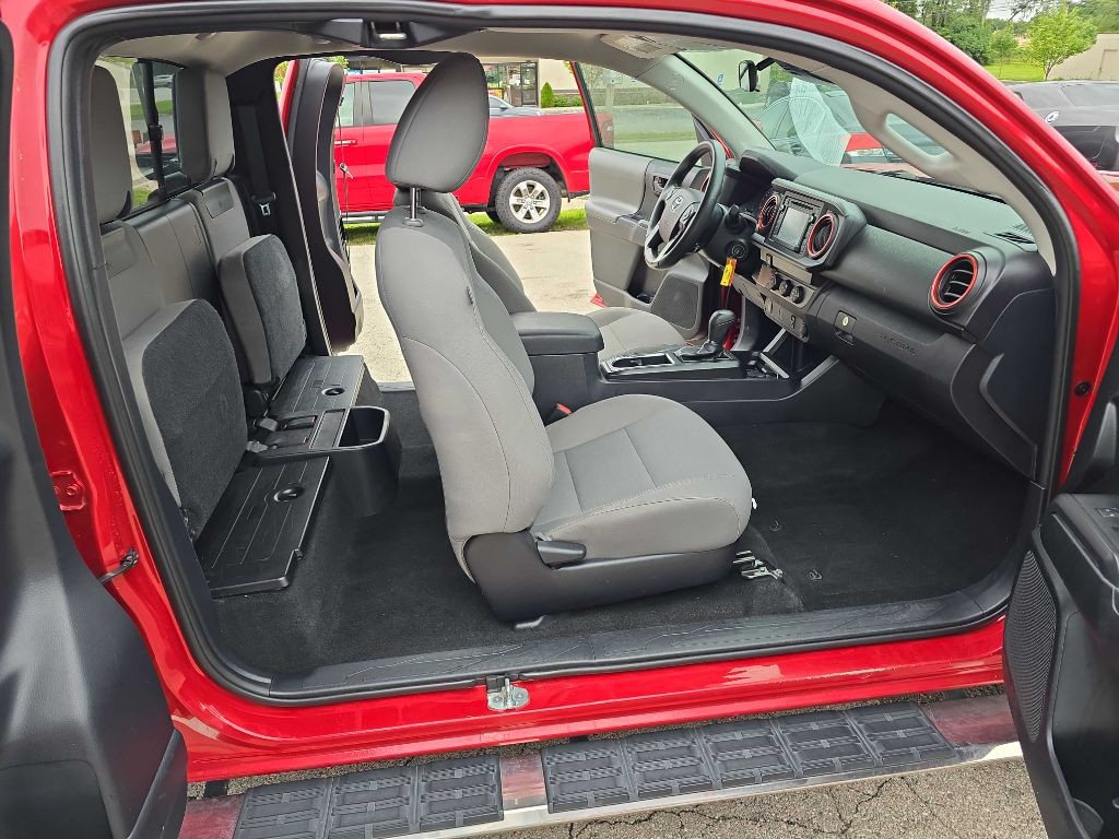 2019 Toyota Tacoma Image 36
