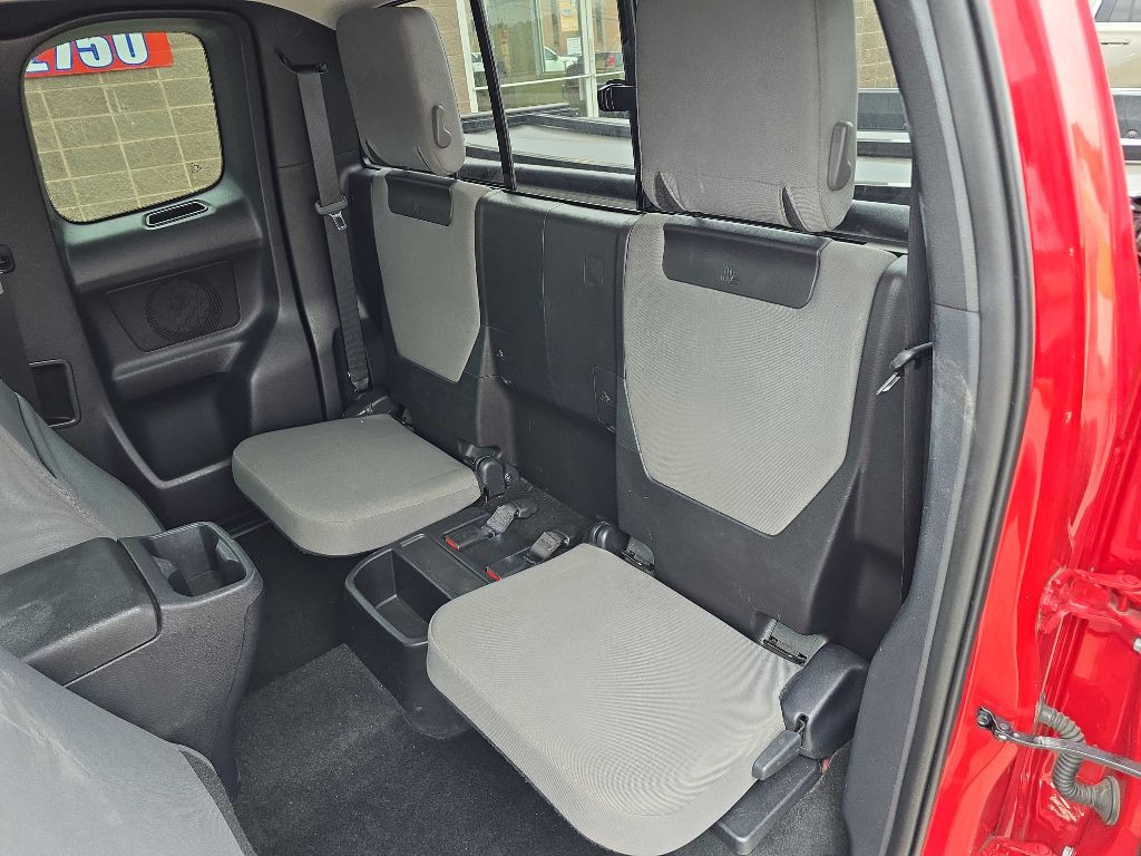 2019 Toyota Tacoma Image 39