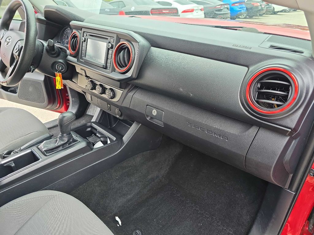 2019 Toyota Tacoma Image 40