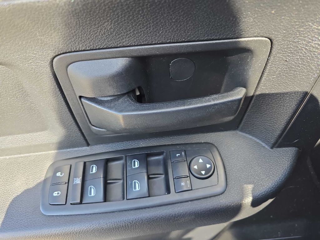 2015 RAM 1500 Image 25