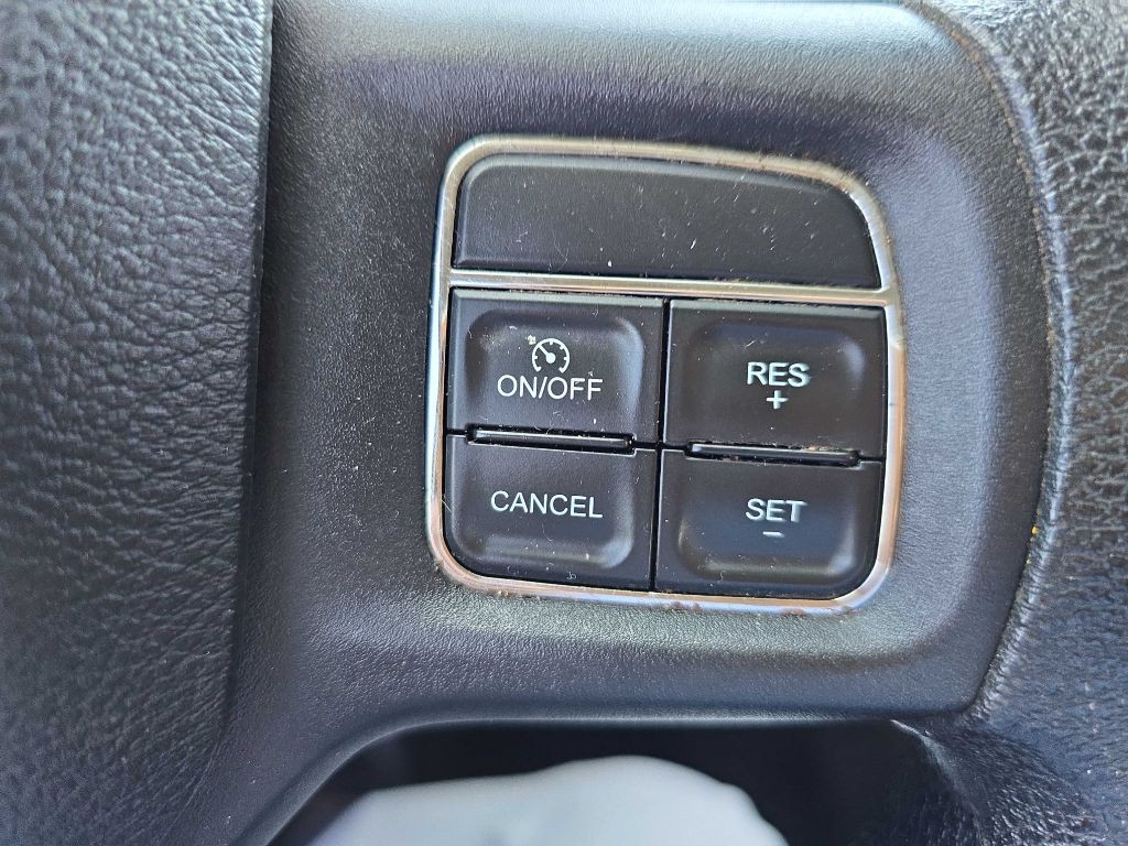 2015 RAM 1500 Image 28