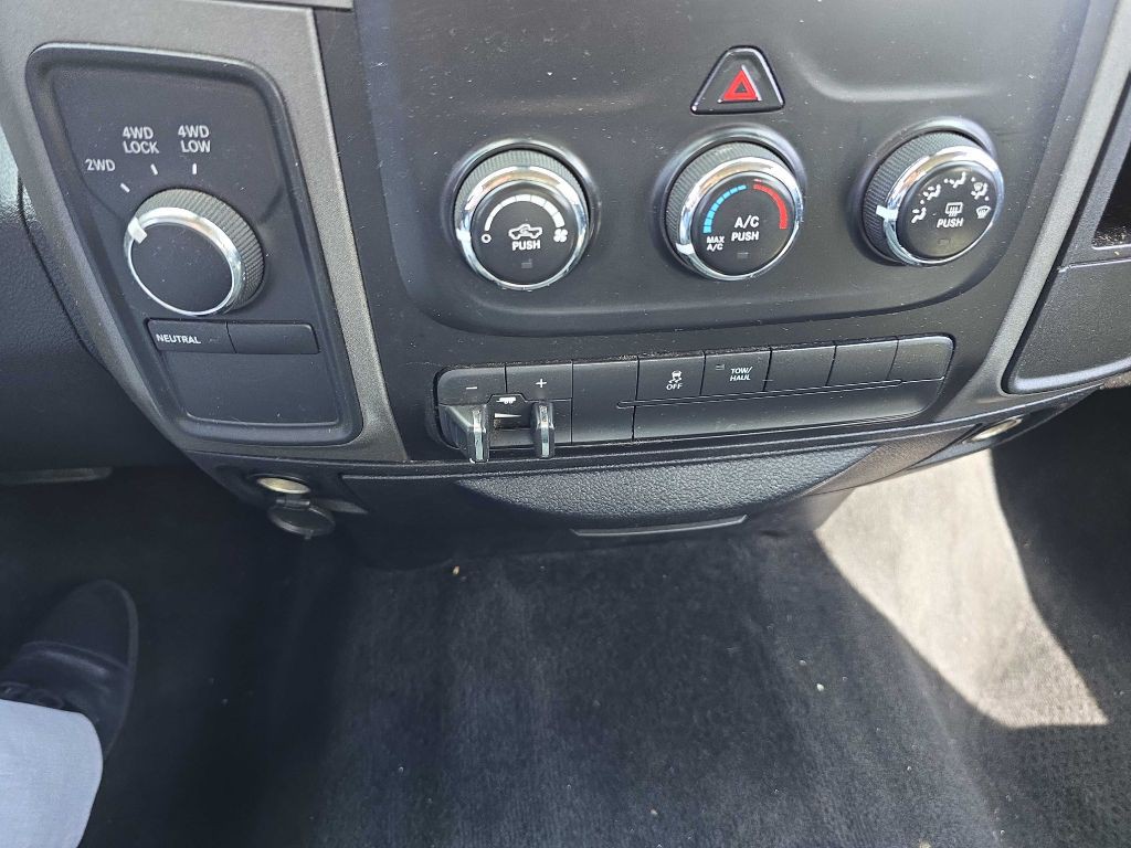 2015 RAM 1500 Image 33