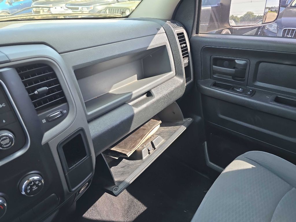 2015 RAM 1500 Image 37